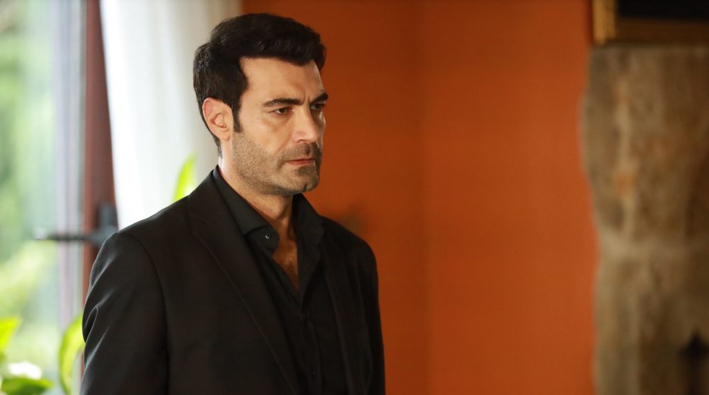 Ascolti TV | Domenica 3 Novembre 2024. La Rosa della Vendetta 13.8%, Questione di Stoffa si ferma al 13.5%