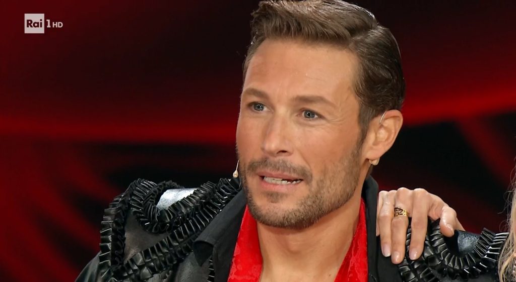 Ossini contro Lucarelli a Ballando: “Ti credevo di un’altra classe”