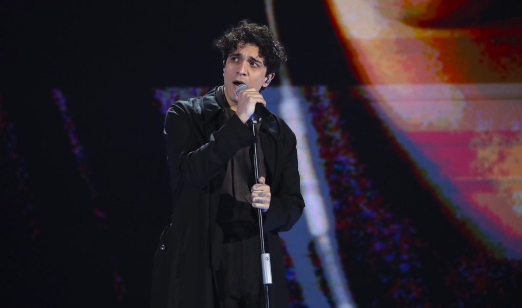 Amici 24, anticipazioni ottava puntata: Chiamamifaro in sfida contro un vincitore di X Factor