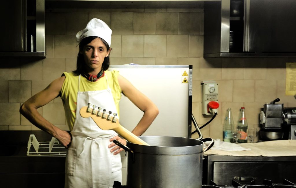 Lucio Corsi, da Vita da Carlo a Sanremo 2025