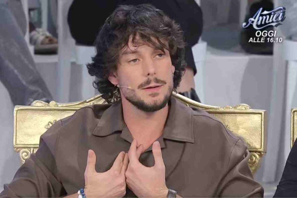 Caos nel trono di Michele Longobardi