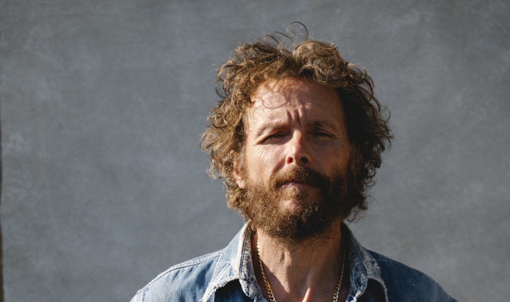 Il corpo umano Vol. 1 di Jovanotti debutta in vetta della Classifica FIMI