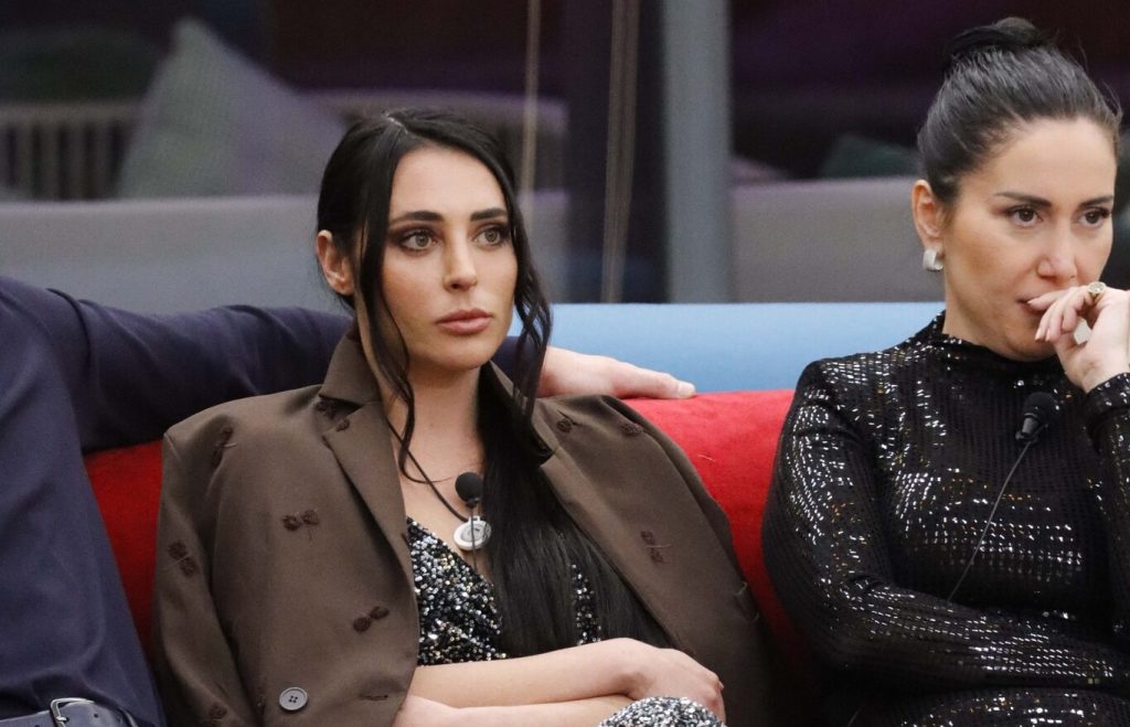 GF, Mariavittoria cerca di ingraziarsi Helena e ‘scarica’ Jessica Morlacchi