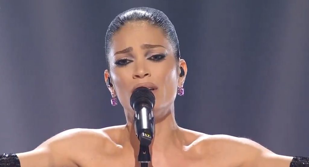 Elodie, che succede?