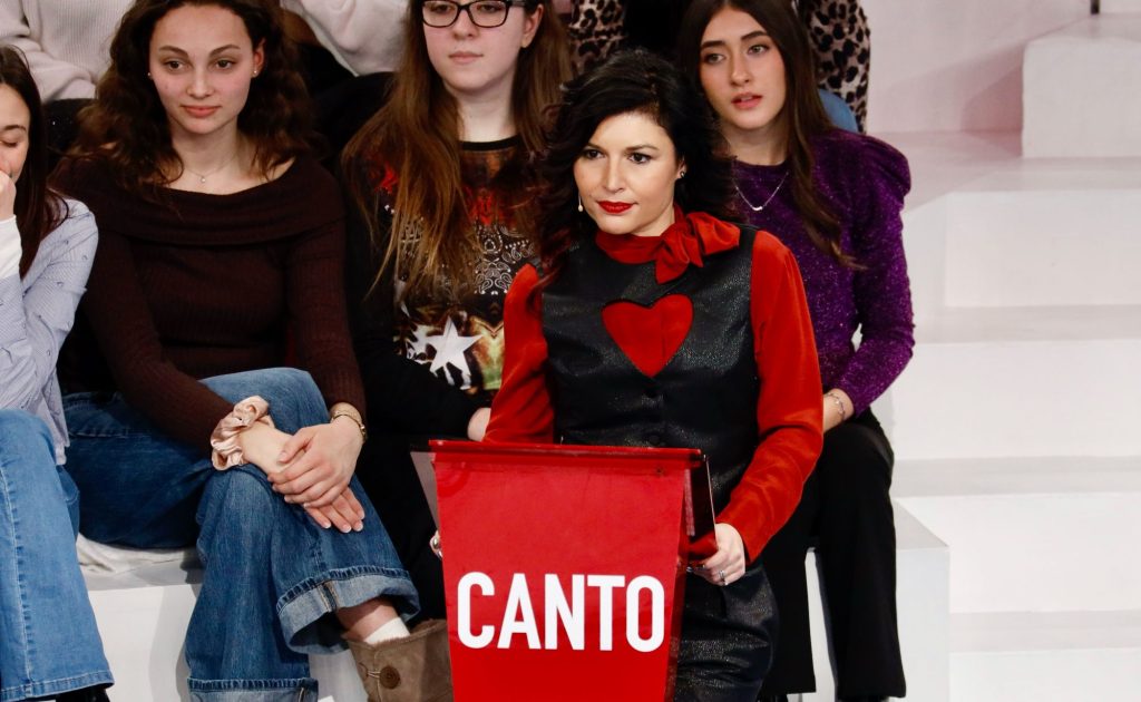 Amici 25, anticipazioni diciannovesima puntata: primi ammessi al Serale, ospite Giusy Ferreri