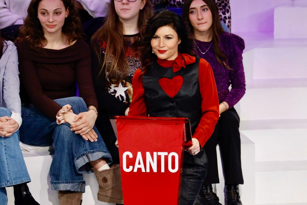 Amici 24: le foto della puntata di domenica 2 febbraio 2025