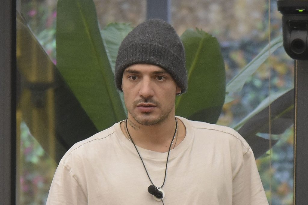 Lorenzo Spolverato dà (nuovamente) di matto al Grande Fratello