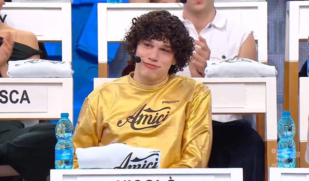 Amici 2025, diretta diciassettesima puntata: Nicolò va al Serale, la sfidante Asia batte Giorgia