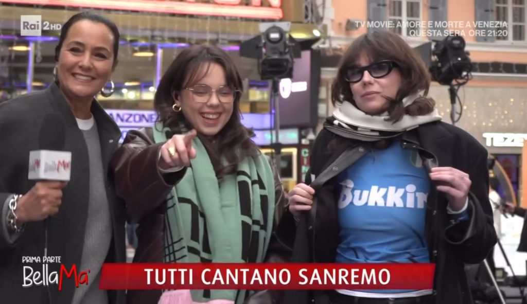 ‘Buk*in’. Imbarazzo a BellaMa’ per la maglietta di Lil Jolie