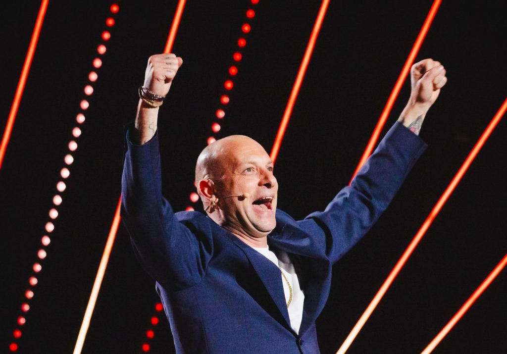 Ascolti TV Total Audience | Venerdì 28 Marzo 2025. The Voice Senior (+21K) passa dal 23.16 al 23.13%, Tradimento (+20K) dal 12.89 al 12.92%