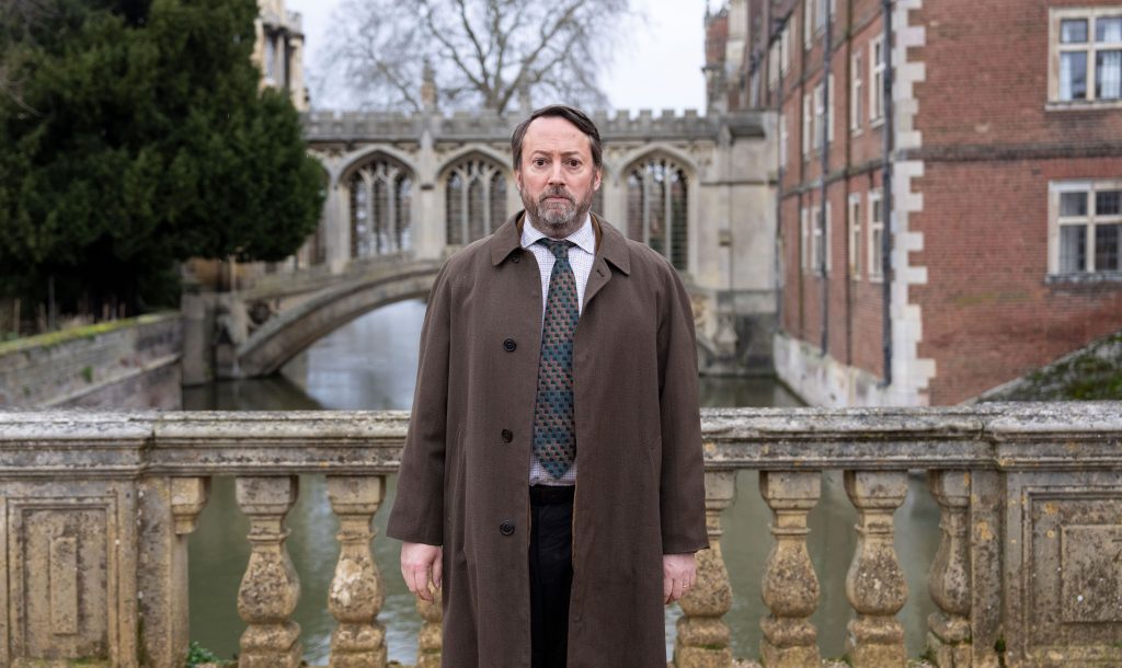 Ludwig: su Giallo c’è un ispettore “enigmatico” e geniale