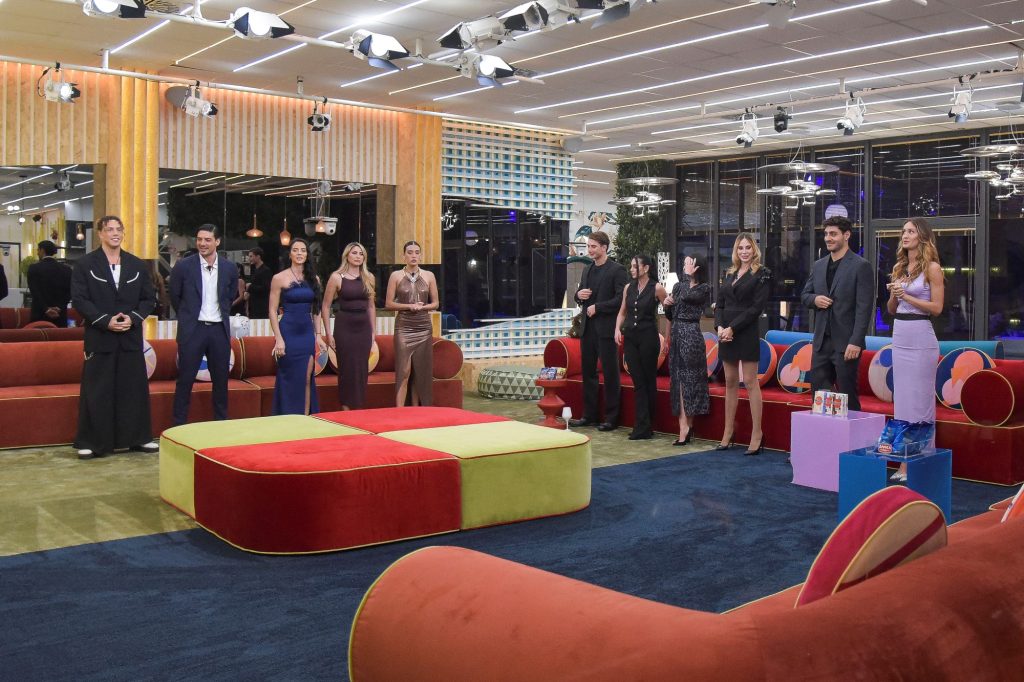 Grande Fratello saluta il giovedì sera