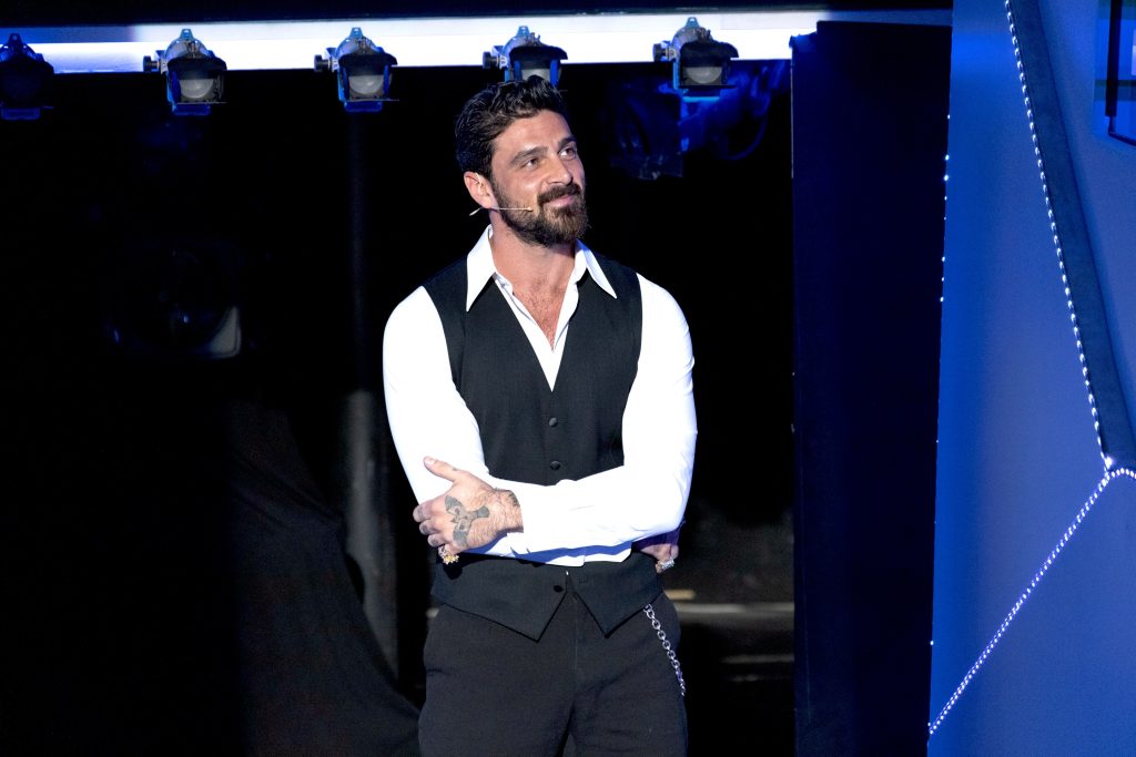 Michele Morrone e Stash ospiti dell’ottava puntata di C’è Posta per Te 2025