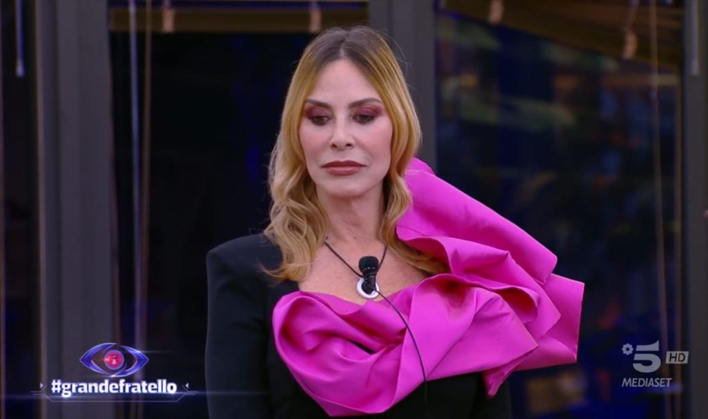 Grande Fratello 18, diretta trentanovesima puntata: fuori Stefania, in 5 a rischio eliminazione