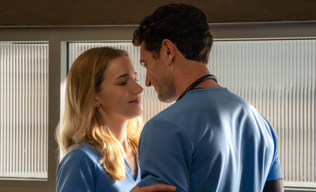 Willa Fitzgerald e Colin Woodell in Pulse