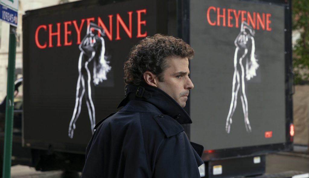 Étoile è una chiassosa danza di parole