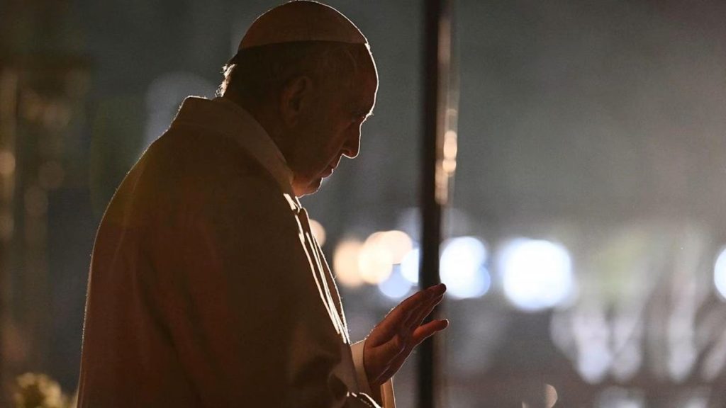 Ascolti TV | Lunedì 21 Aprile 2025. Speciali su Papa Francesco: Vespa 16.2%, il film di Canale5 10.5%, Rai3 3.5%, Rete4 3.8%, Augias 4.5%, le interviste di Fazio 2.1%