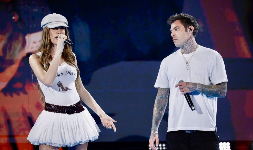 Amici 2025, anticipazioni settima puntata del Serale: Fedez e Clara ospiti