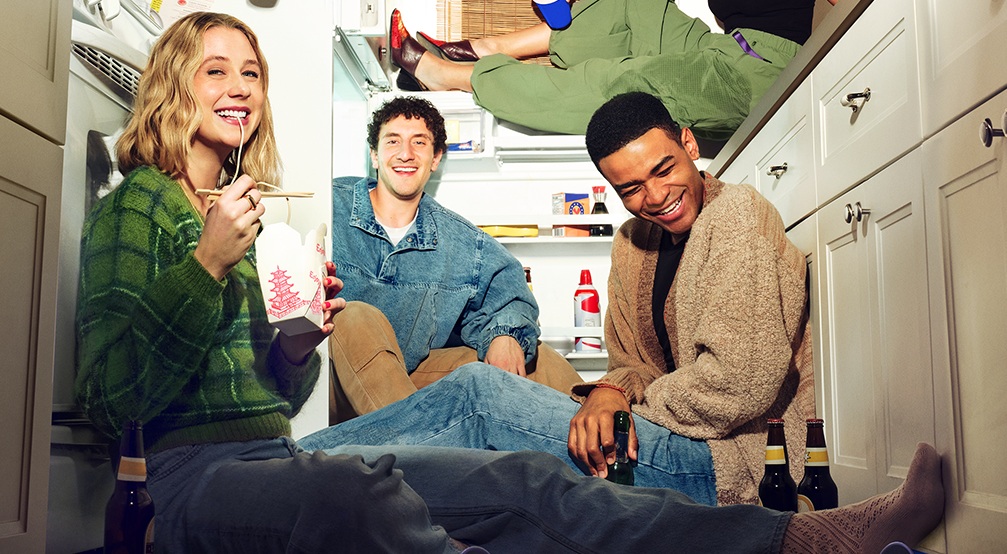 Lucy Freyer, Malik Elassal e Owen Thiele in Adults