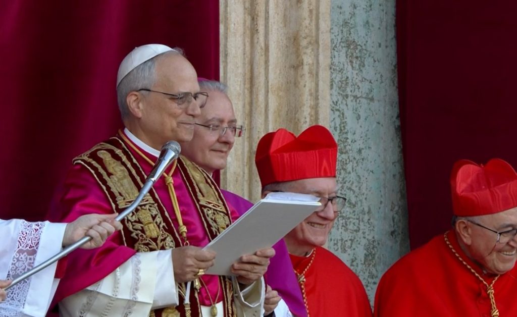 Ascolti TV | Giovedì 8 Maggio 2025. Tutti su Rai1 per la fumata bianca (7,56 mln – 42.8%)