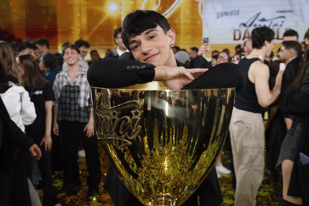 La proclamazione di Daniele vincitore di Amici 2025