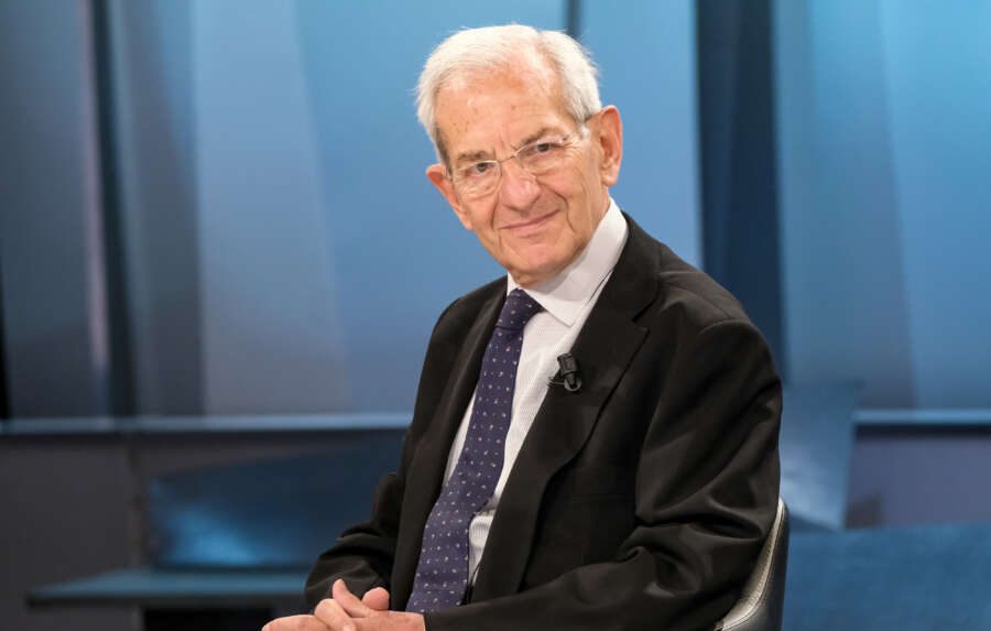 BellaMa’ arruola Luciano Violante per lezioni di educazione civica