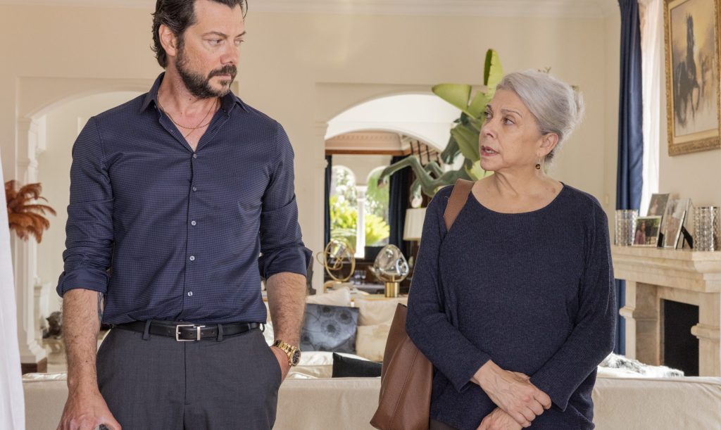 Alvaro Morte e Kiti Manver in Due Tombe