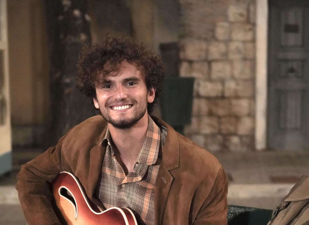 Mirko Lorusso è Johnny Pastore - Il Paradiso delle Signore