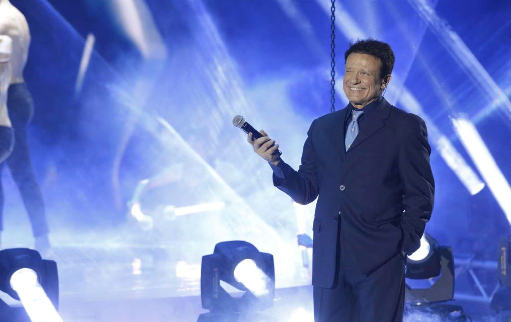 Massimo Ranieri si candida per Amici: “Se Maria chiama, io sono pronto”