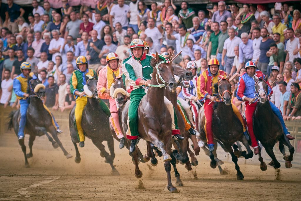 Palio di Siena 2025: ecco le contrade in gara. Diretta su La7