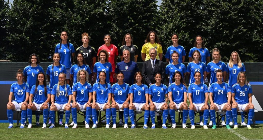 Ballando con le Stelle 2025, le Azzurre e l’allenatore Soncin ballerini per una notte nella prima puntata