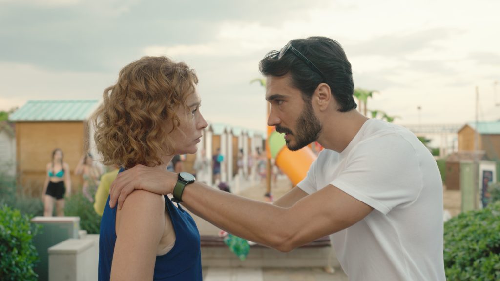 Ascolti TV | Giovedì 2 Ottobre 2025. La Ricetta della Felicità vince col 18.3% (3 mln) vs La Notte nel Cuore 16.3% (2,5 mln)