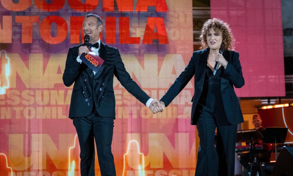 Una Nessuna Centomila trasloca su Canale 5 giovedì 11 dicembre