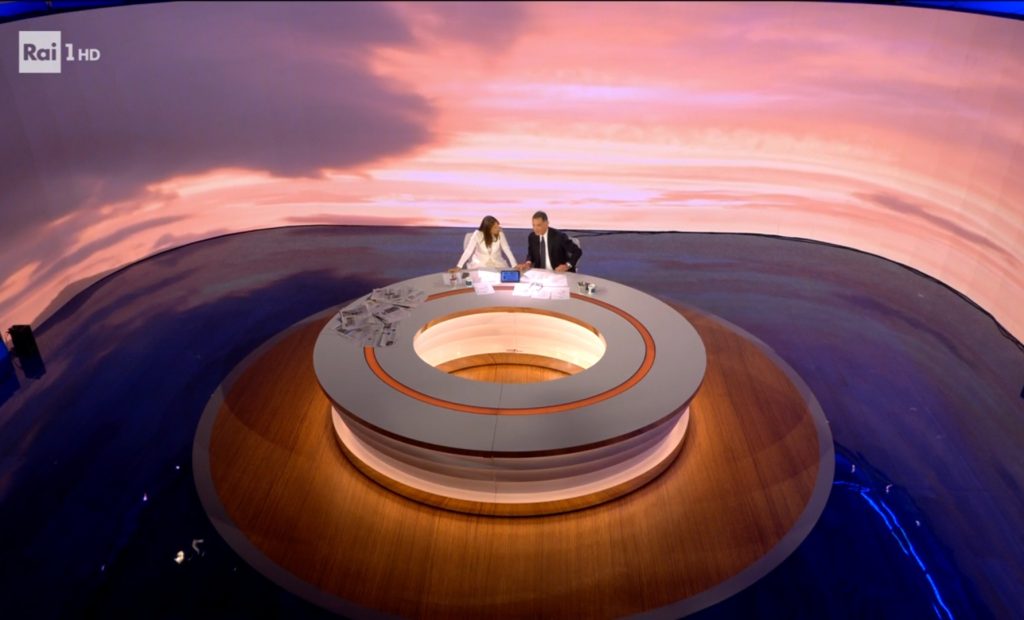 Lo studio di 1mattina News con Maria Soave e Tiberio Timperi