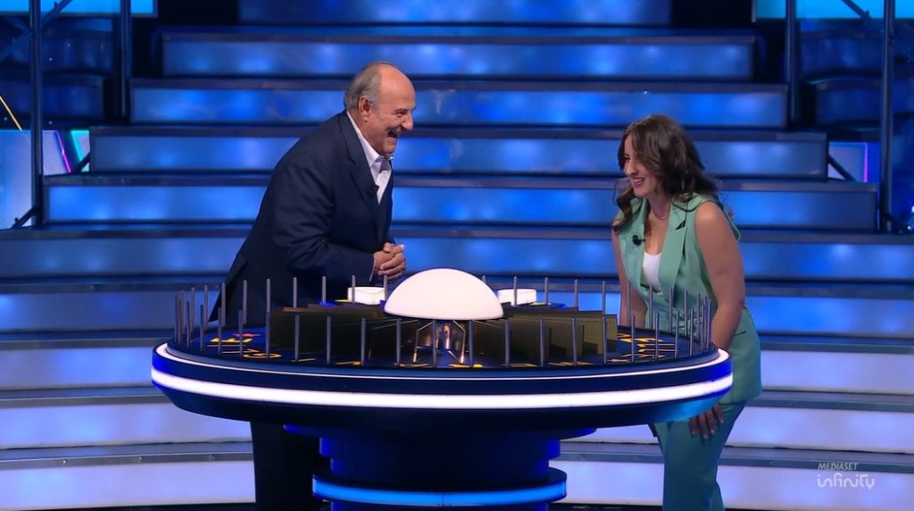 Ascolti TV | Giovedì 11 Settembre 2025. Scotti 25.4% vs De Martino 21.7%, Amadeus crolla al 2.2%