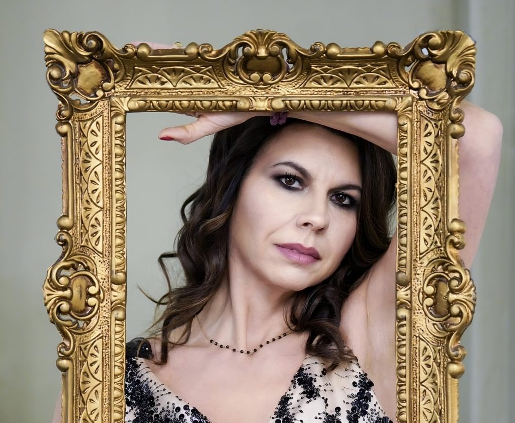 Splendida Cornice: Ranucci, Gabanelli, Panatta e Bertolucci tra gli ospiti di Geppi Cucciari