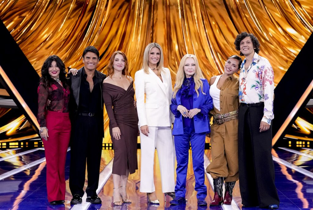 Ascolti TV | Mercoledì 8 Ottobre 2025. De Martino (24.5%) sorpassa Scotti (24.2%). Montalbano in replica sale al 20.7%, Io Canto Family cala al 15.2%