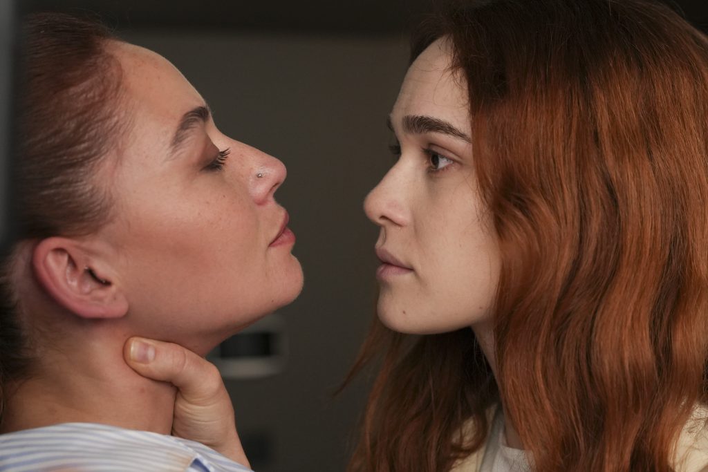 Tradimento, anticipazioni puntata di venerdì 31 ottobre 2025: Selin ottiene gli arresti domiciliari e minaccia Ipek