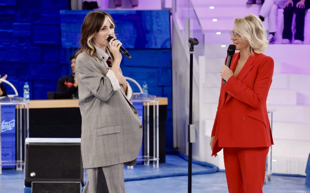 Amici 25, anticipazioni quarta puntata: ospiti Irama e Chiamamifaro