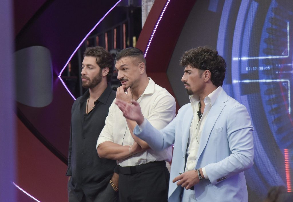 Grande Fratello 2025, diretta seconda puntata: Domenico, Anita e Donatella vincono il televoto. In 3 a rischio eliminazione