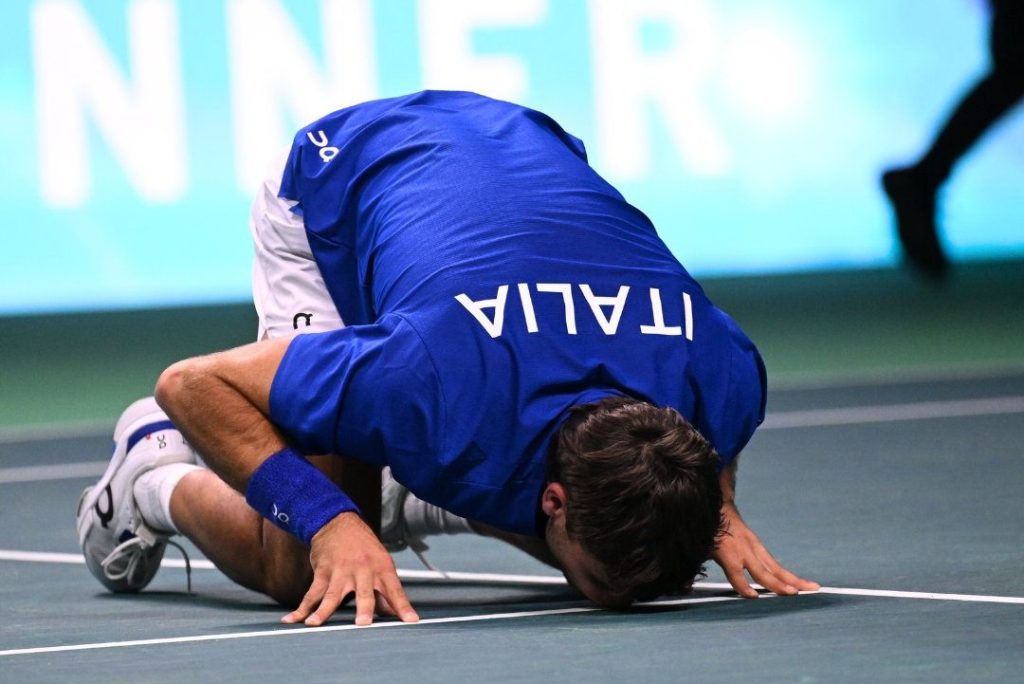 Ascolti TV | Domenica 23 Novembre 2025. In 4 milioni per la Coppa Davis su Rai1 (24.3%). Vince la serata La Notte nel Cuore che sale al 17%