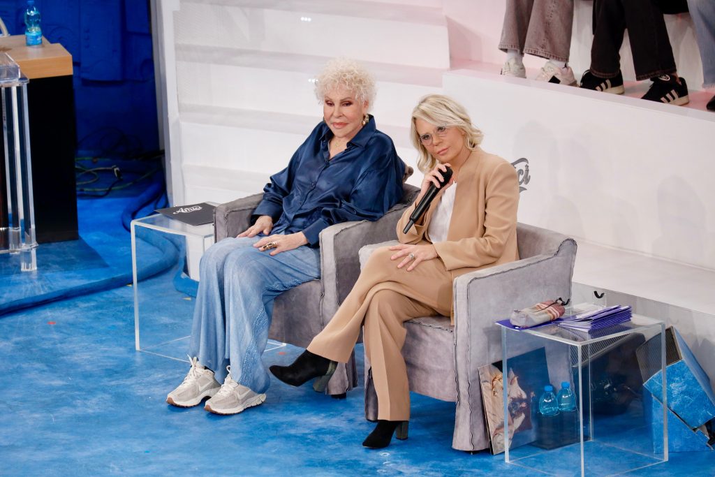 Ascolti TV Total Audience | Domenica 9 Novembre 2025. Amici (+96K) cresce più di tutti e sale a quasi il 25%