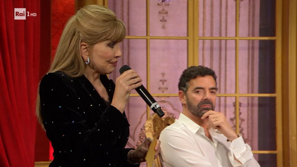 Ballando con le Stelle, Milly e la busta con il verdetto in mano… a votazioni ancora aperte!