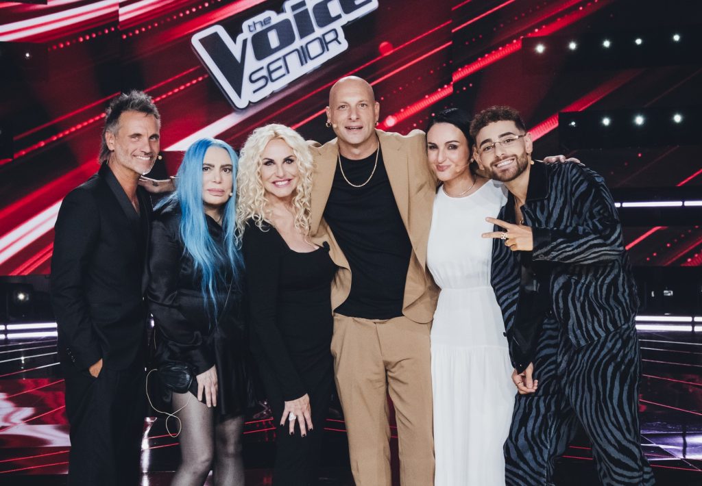 Ascolti TV | Venerdì 21 Novembre 2025. The Voice Senior vince col 21.8%, Tradimento al 15.4%
