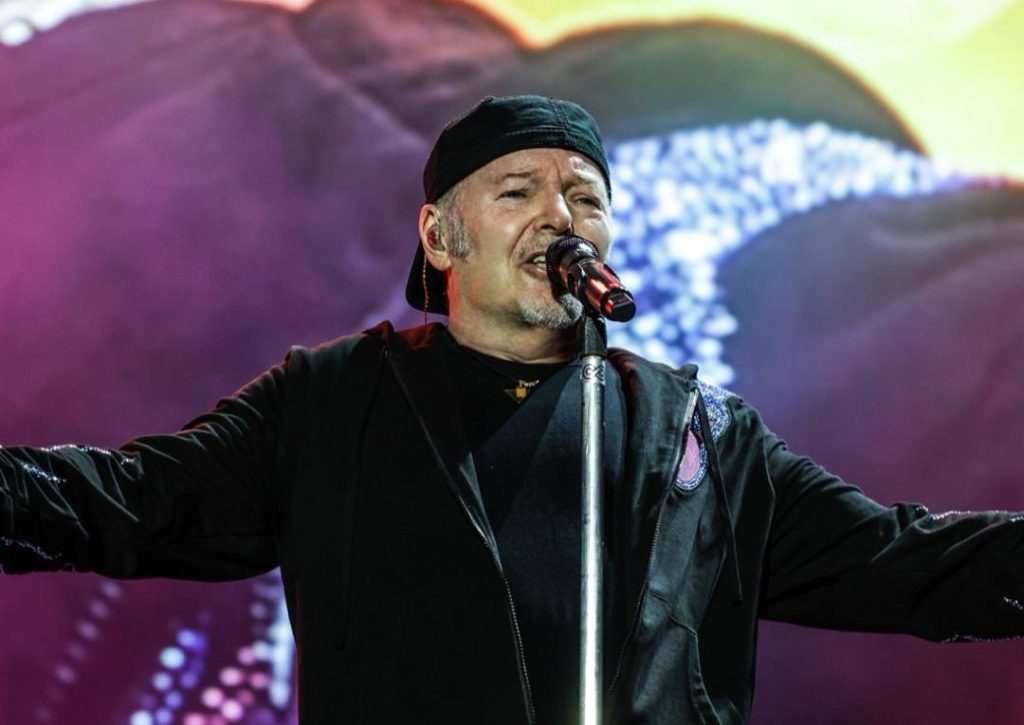 Classifica FIMI dal 14 al 20 novembre 2025, Vasco Rossi si prende la vetta degli album