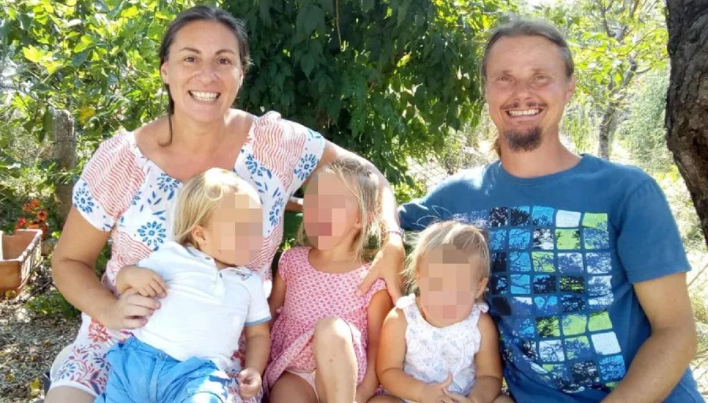 Stasera a Realpolitik: la famiglia nel bosco, la sicurezza e l’overtourism