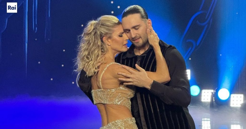 Ballando con le Stelle 2025, la finale: Selvaggia ‘smonta’ la coreografia di Martina Colombari e Luca Favilla