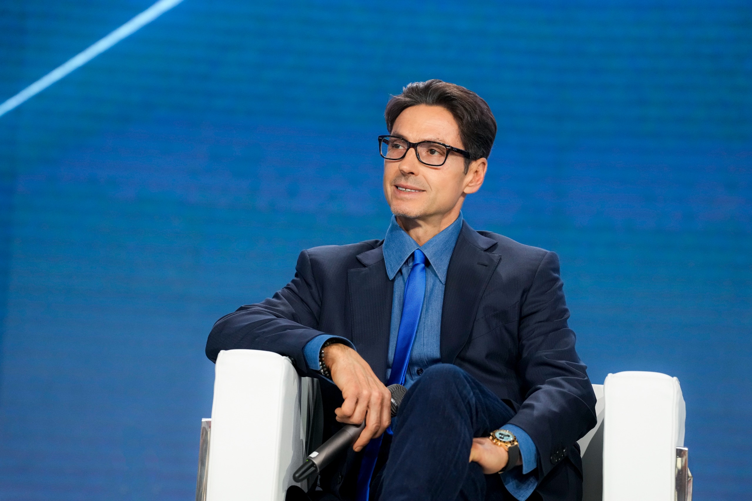 I Cesaroni in onda con un solo episodio a settimana, l’ipotesi di Pier Silvio Berlusconi