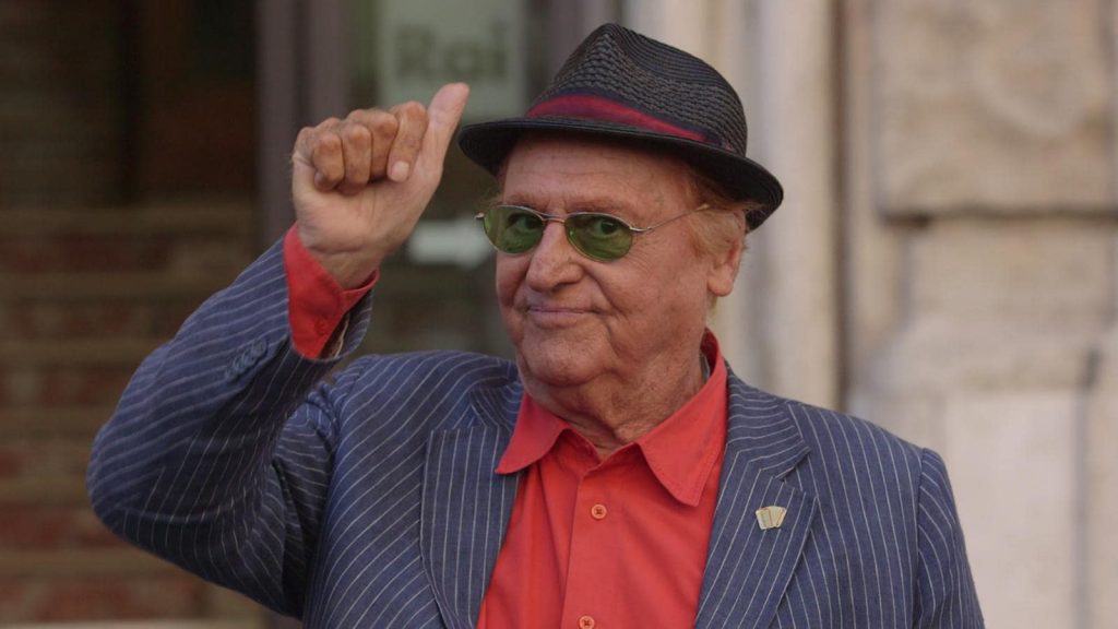 La Torre di Babele omaggia Quelli della Notte con Renzo Arbore