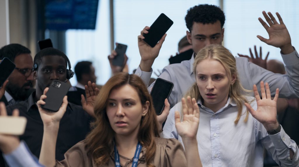 Archie Madekwe e Sophie Turner in Steal - La Rapina